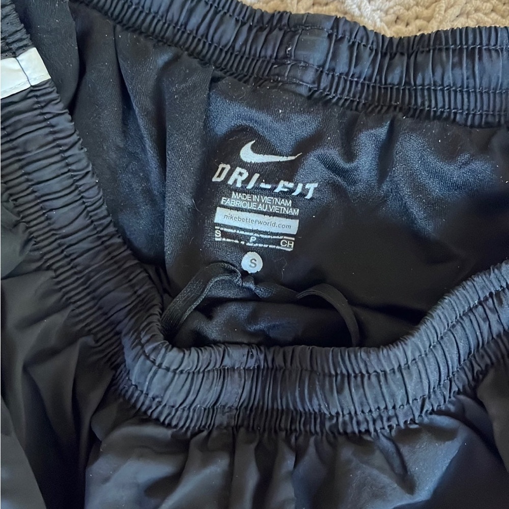 Dri fit size SMALL Nike athletic shorts - Picture 2 of 2